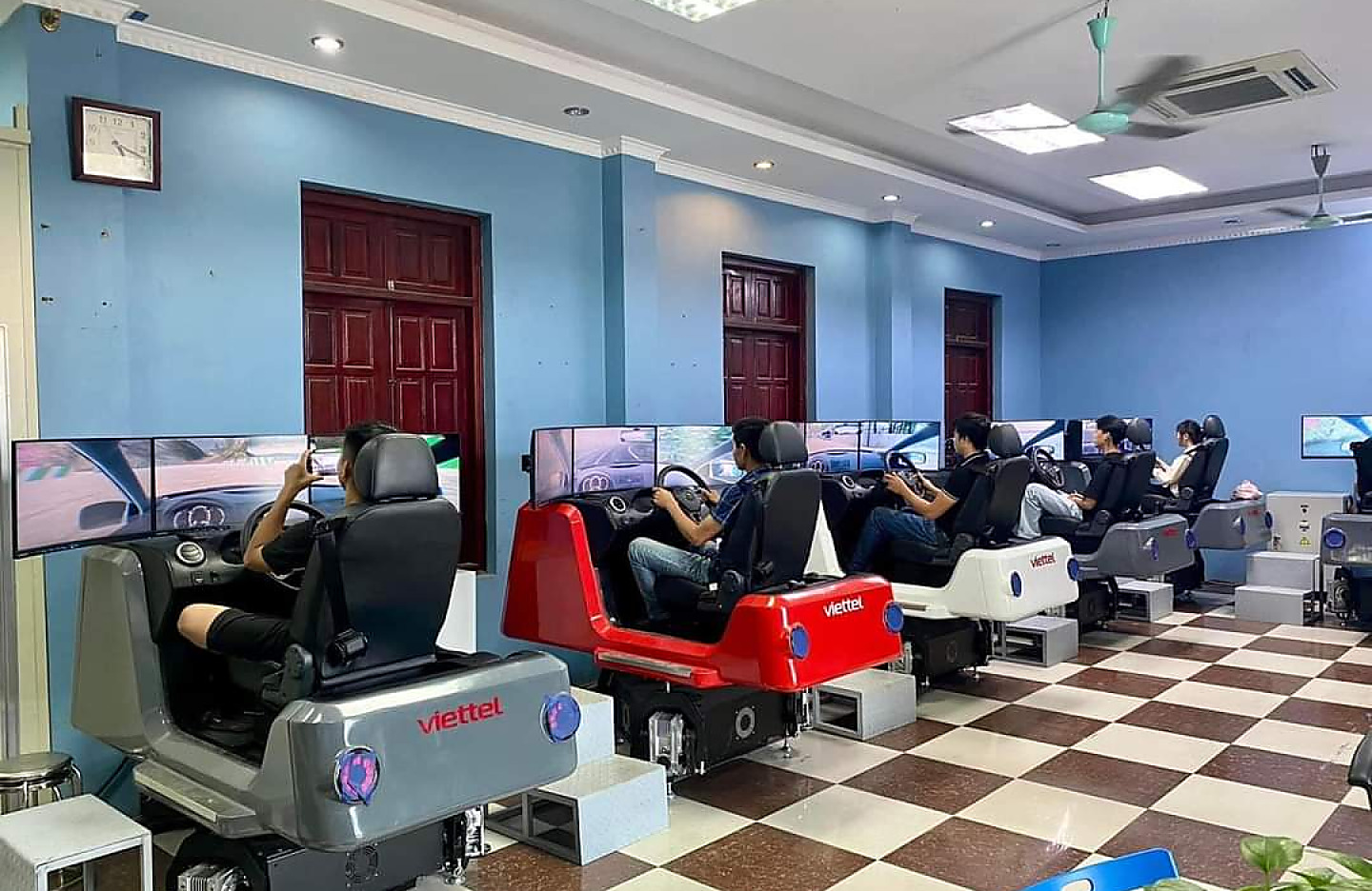 Phòng học cabin mô phỏng 3D thực tế ảo hiện đại