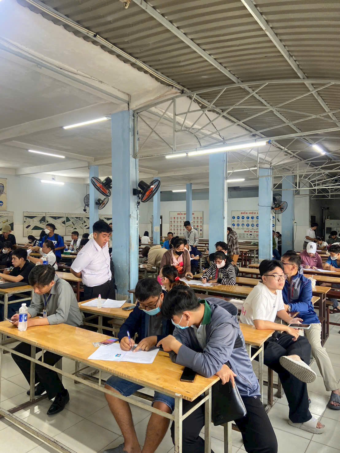 Lớp hướng dẫn hồ sơ và hỗ trợ lý thuyết 200 câu